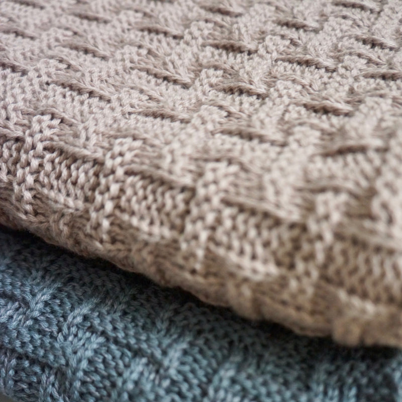 Baby-Decke aus Bio-Baumwolle, gestrickt, Fb. taupe